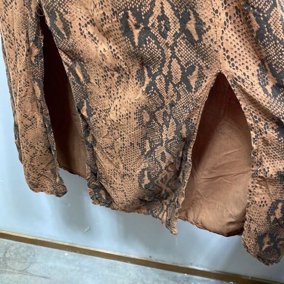 Snake Print Belted Midi Dress Medium - Picture 6 of 7